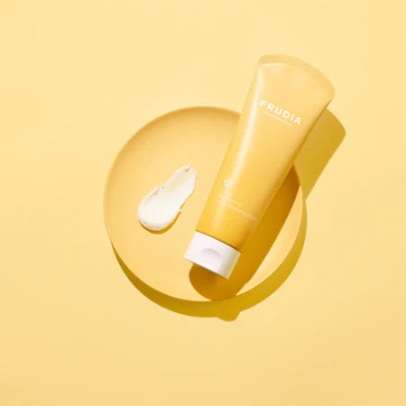 Frudia Citrus Brightening Micro Cleansing Foam – vaisių ekstraktais praturtintas veido valymo putų gelis, 145 ml