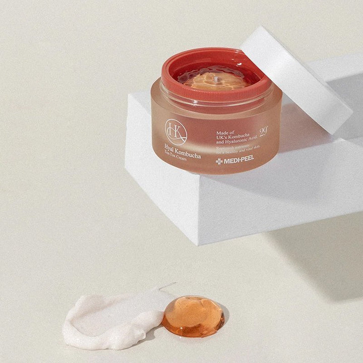 Atkuriamasis dvifazinis veido kremas su kombucha, MEDI-PEEL Hyal Kombucha Tea-Tox Cream 50 ml